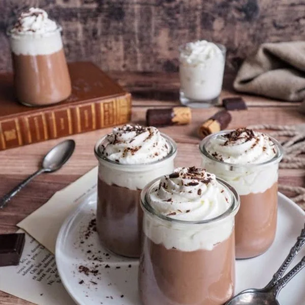 Chocolat Liégeois - Glace chocolat, coulis chocolat, chantilly et amandes